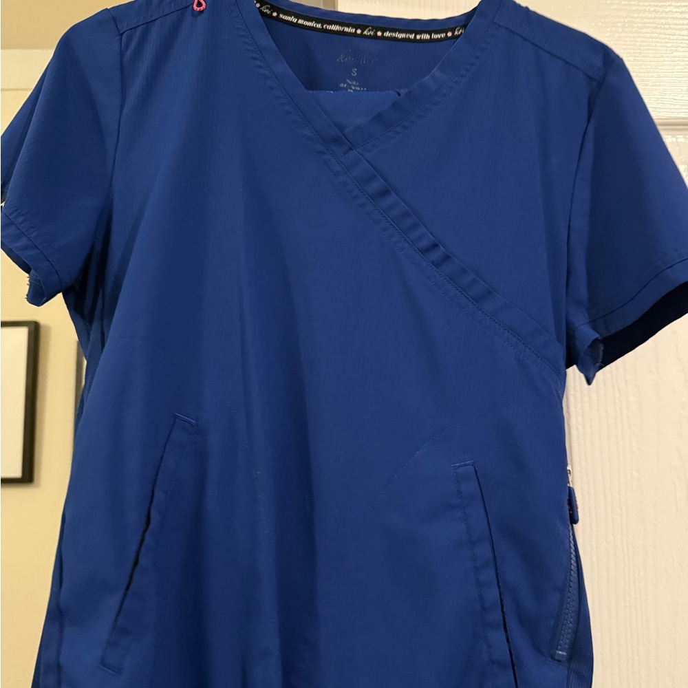 Koi Blue Fitted Wrap Short Sleeve Tee